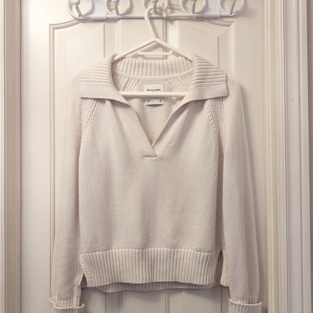Abercrombie & Fitch Cream V-Neck Sweater Classic Knit